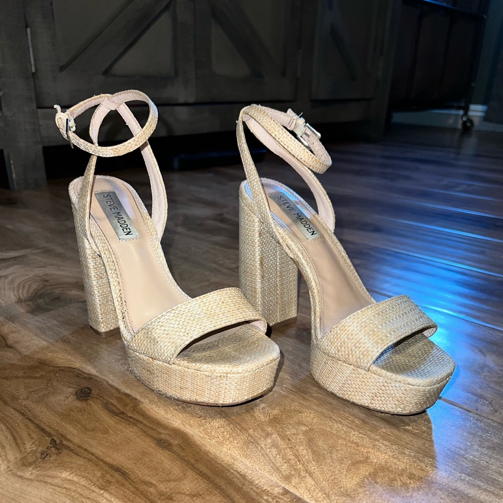 Steve Madden Lessa Platform Heels